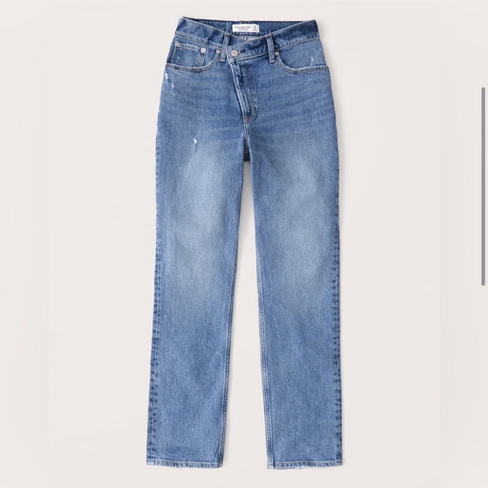 A&F Ultra High Rise 90s Straight W/ Criss-Cross Waistband
